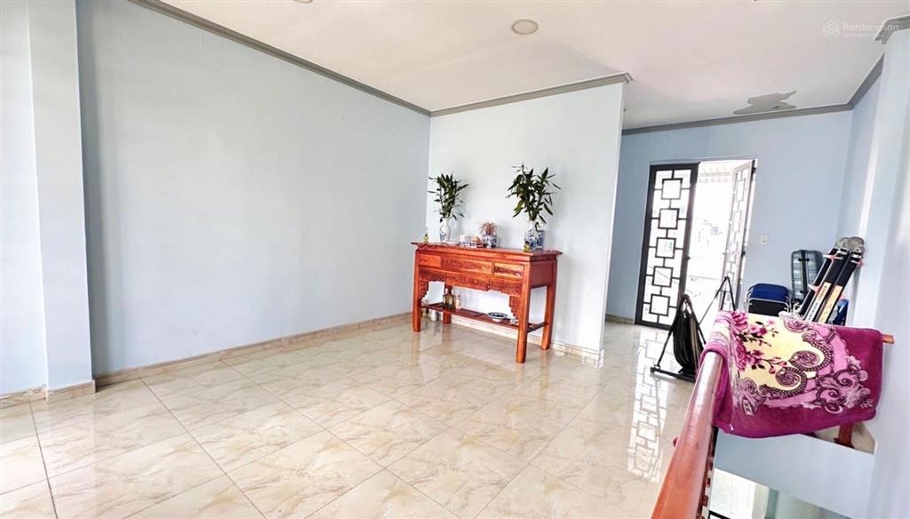 Chỉ 4,09tỷ (tl)
nhà 3tầng5m x 18mxe hơi ngủ trong nhàlâm thị hố gần công viên phần mềm quang