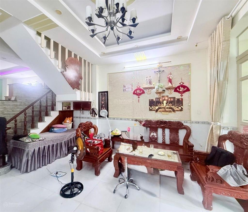Chỉ 4tỷ 900tr (tl)nhà 5,3m x 19mnở hậu tài lộchẻm xe hơivài bước ra huỳnh thị hai gần bệnh v