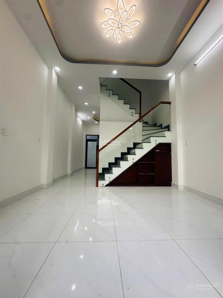 Bán nhà mới thiết kế hiện đại đối diện chợ long phước