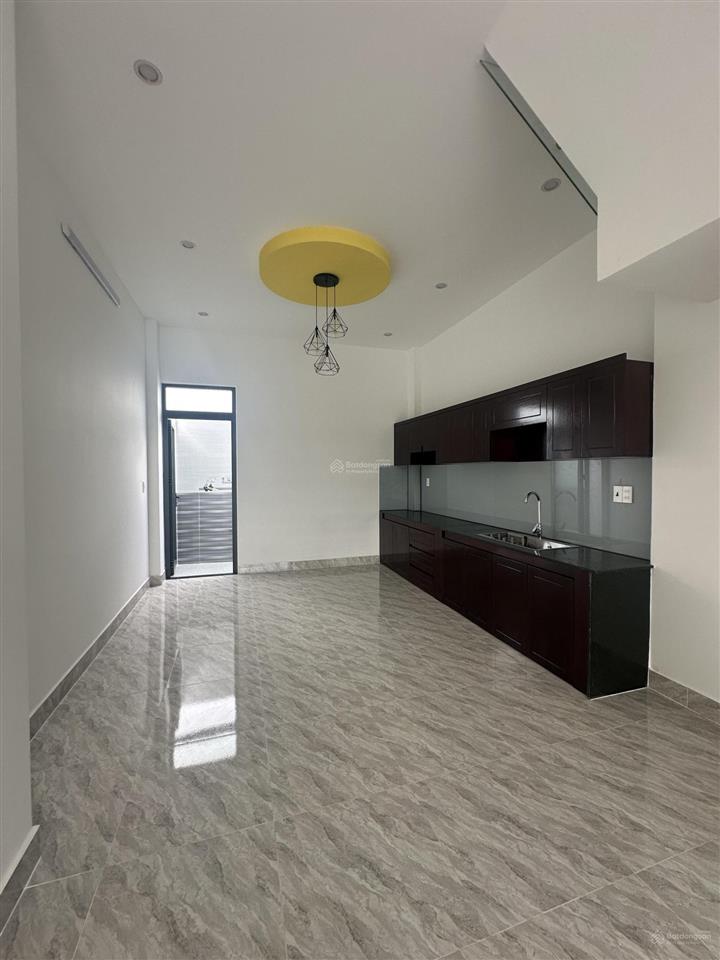 Bán nhà mới xây hiện đại đã hoàn công đầy đủ sau chợ long phước