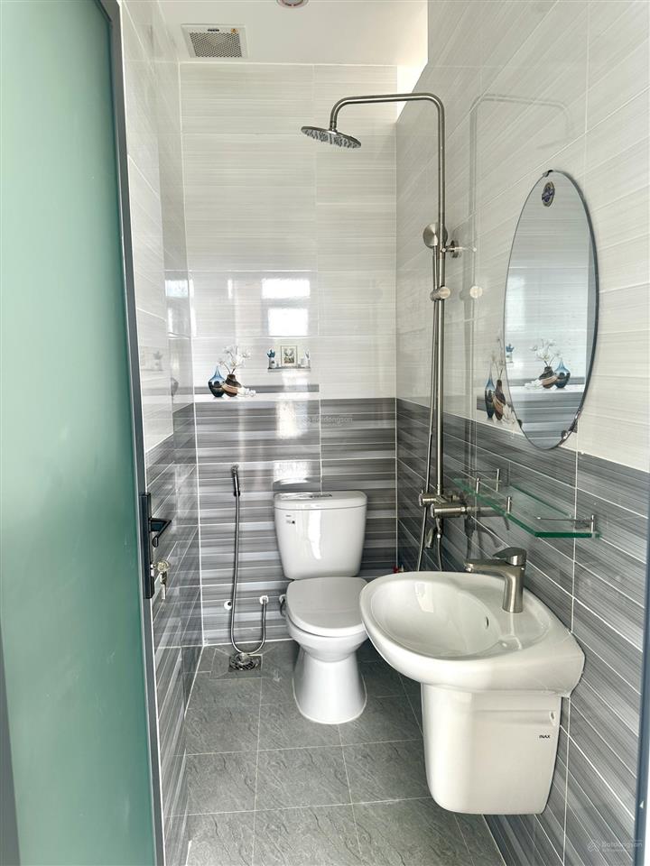 Bán nhà mới xây hiện đại đã hoàn công đầy đủ sau chợ long phước