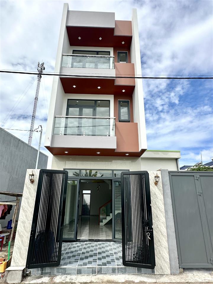 Bán nhà mới thiết kế hiện đại sau lưng chợ long phước