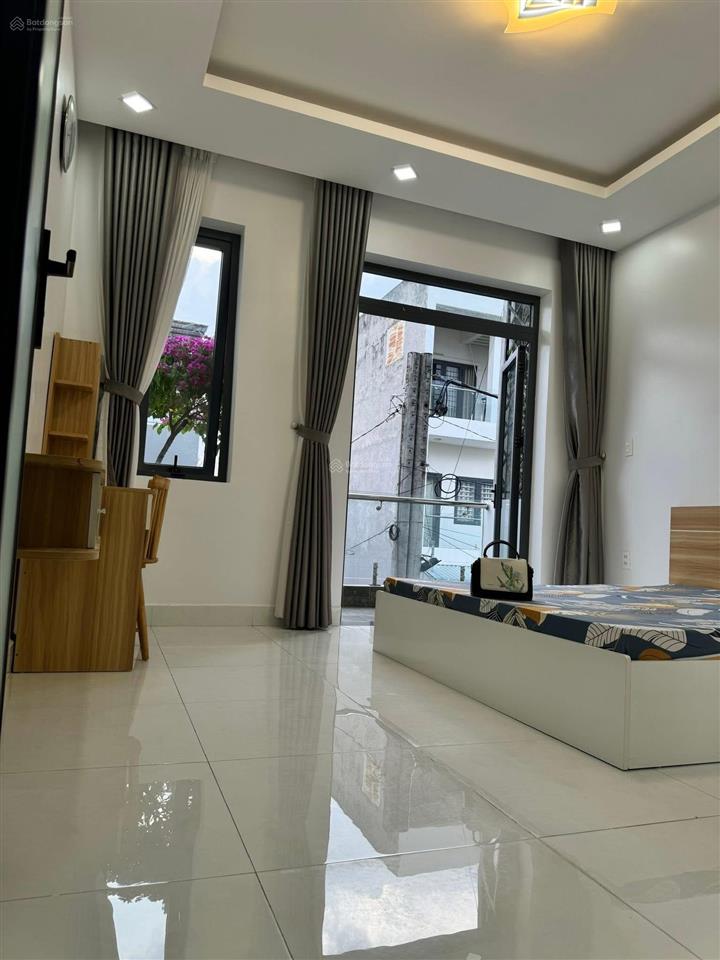 Bán nhà mới xây kế chợ long trường nội thất đầy đủ