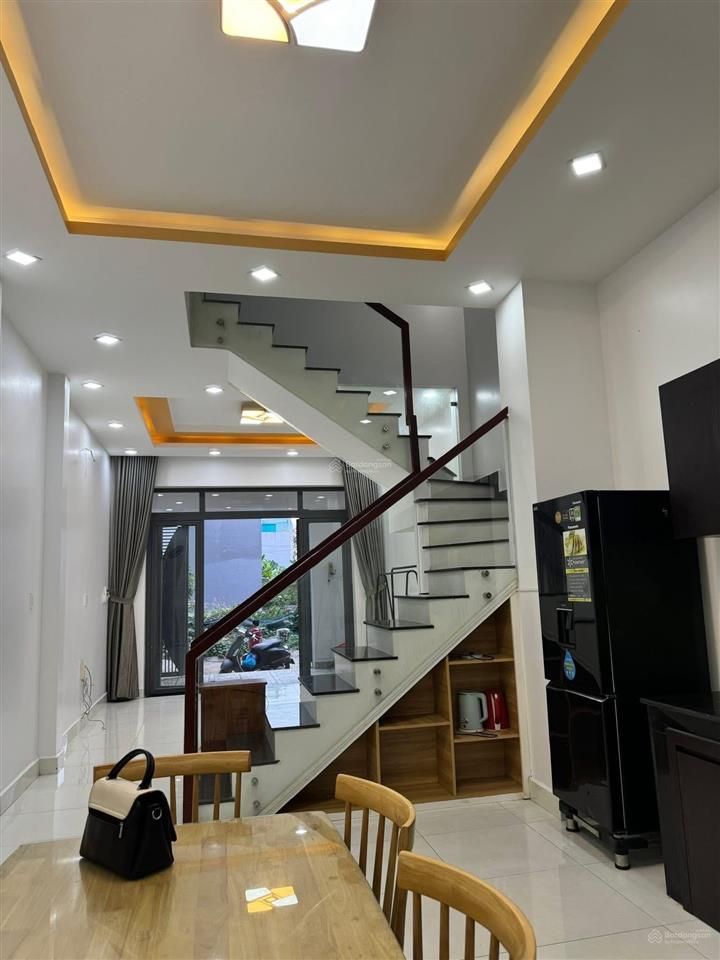 Bán nhà mới xây kế chợ long trường nội thất đầy đủ
