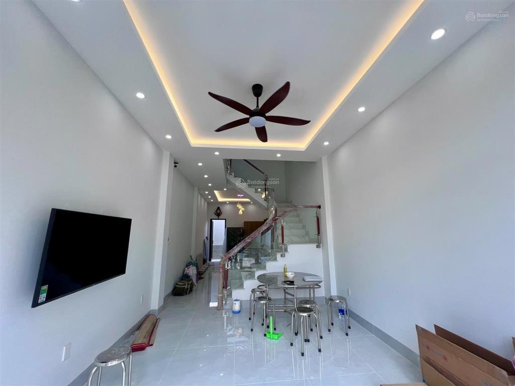 Bán nhà mới xây thiết kế hiện đại đường 8 lò lu