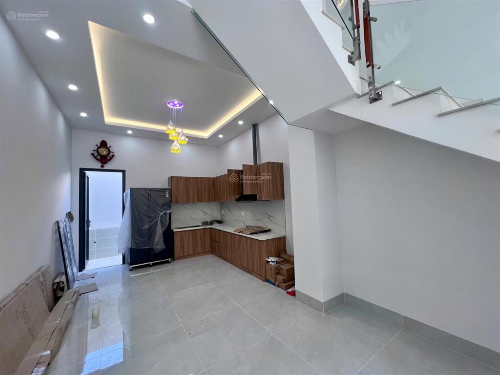 Bán nhà mới xây thiết kế hiện đại đường 8 lò lu