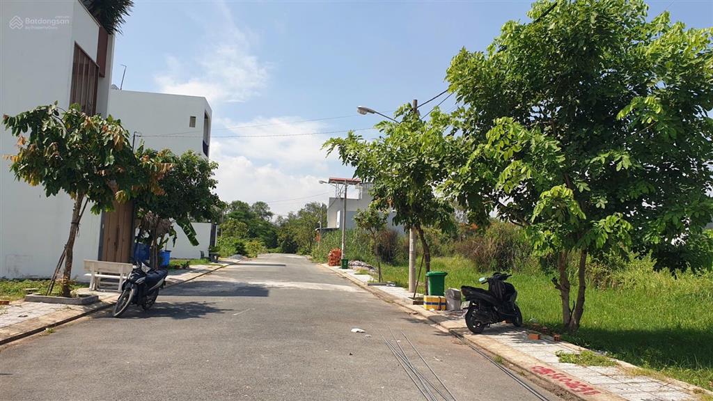Bán đất đường 2 làn xe thông thoáng p long phước q9