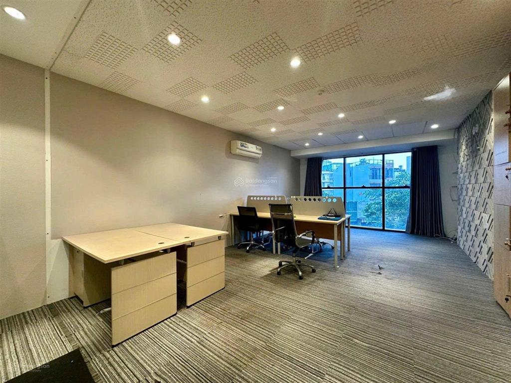 Văn phòng 59 m2  nội thất đầy đủ, phù hợp văn phòng từ 1020 nhân viên. cho thuê 19 triệu/tháng
