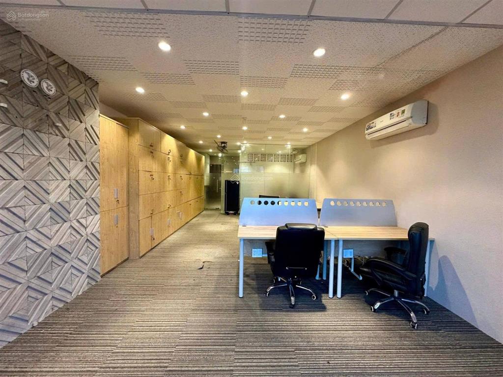 Văn phòng 59 m2  nội thất đầy đủ, phù hợp văn phòng từ 1020 nhân viên. cho thuê 19 triệu/tháng