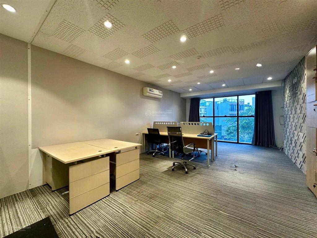 Văn phòng 59 m2  nội thất đầy đủ, phù hợp văn phòng từ 1020 nhân viên. cho thuê 19 triệu/tháng