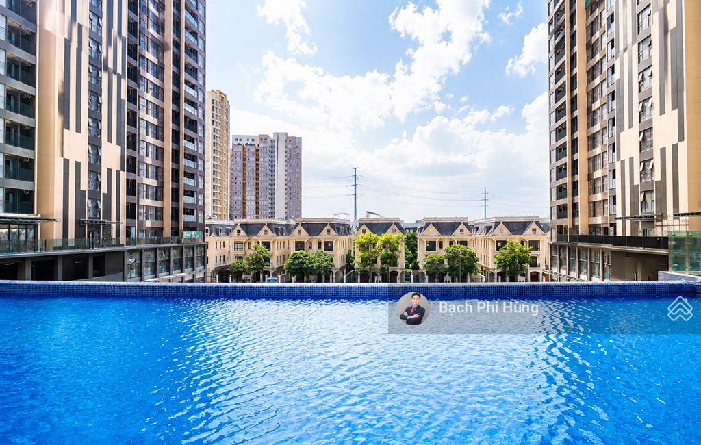 Bán shophouse 5,6 tỷ 28m2 victoria village