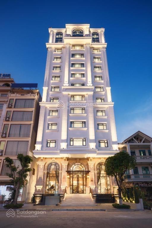 Chính chủ bán tòa nhà 10 tầng, phố lạc long quân tây hồ 758m2, mặt tiền 20m, view hồ tây