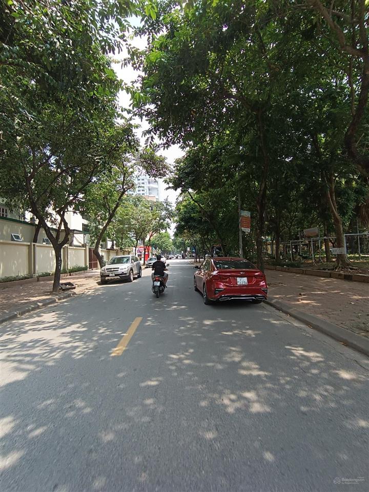 Chính chủ cần bán đất tặng nhà lạc long quân 780m2, quỹ đất lớn mặt tiền 17m đẹp tây hồ