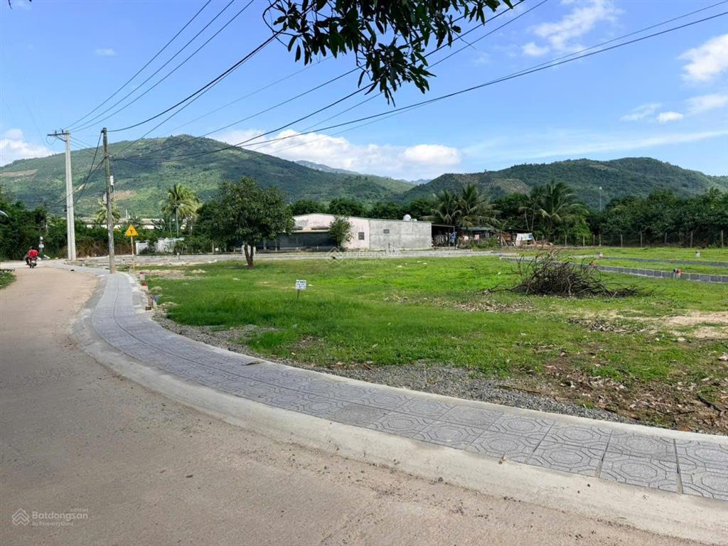 Bớt lộc 50 triệu đất full thổ cạnh kdt mới vingroup