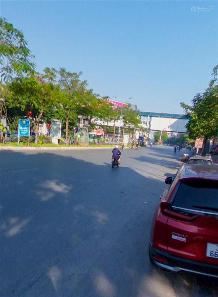 Nhà mặt phố, diện tích khủng phù hợp ccmn