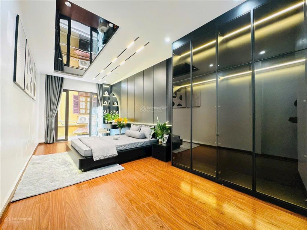 Hót! bán nhà riêng xuân la  nhà đẹp thang máy,vài bước ra phố,oto đỗ cổng  50m 6 tầng nhỉnh 12 tỷ