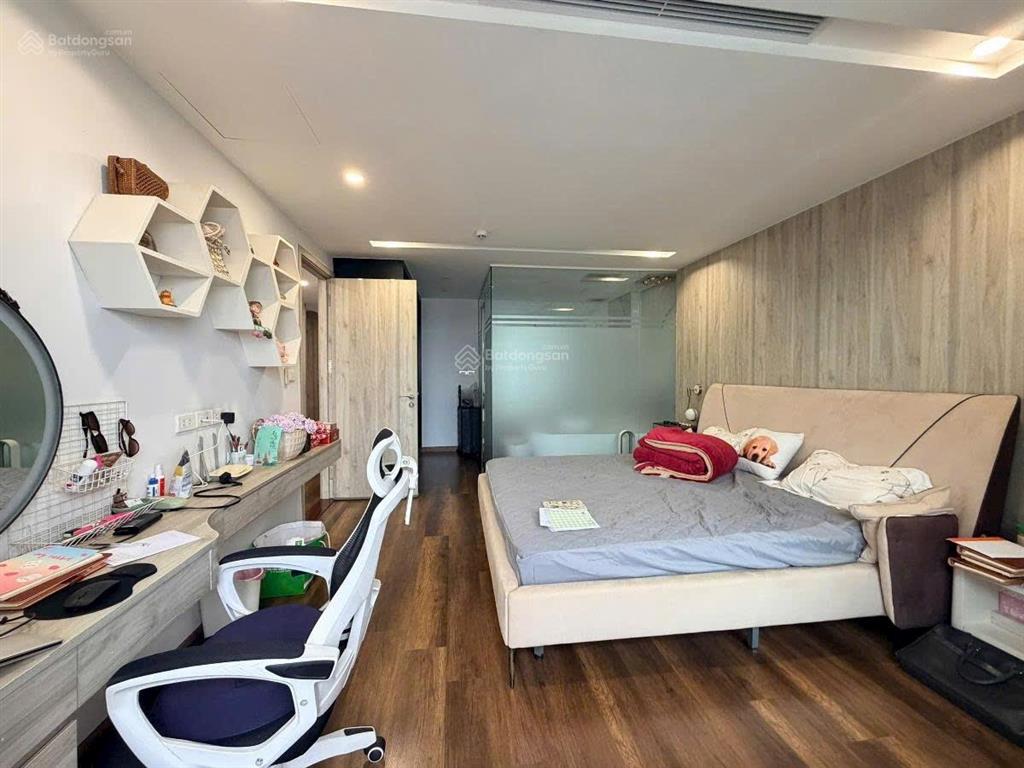 Bán nhà riêng trần quốc hoàn  nhà đẹp lô góc,khu phân lô oto tránh kinh doanh  50m 5 tầng 19 tỷ