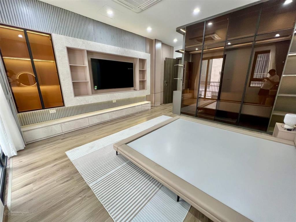 Bán nhà riêng cổ nhuế  nhà đẹp ở ngay thang máy  gần phố  gần oto tránh  35m2 6 tầng chỉ 8 tỷ
