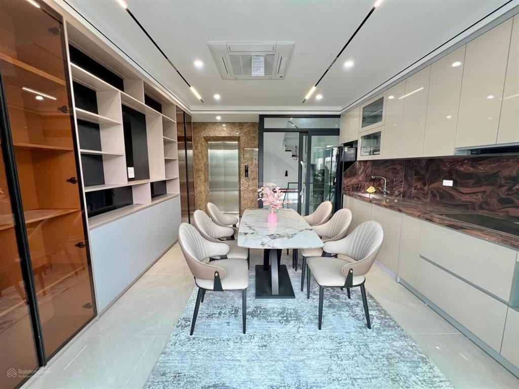 Bán nhà riêng cổ nhuế  nhà đẹp ở ngay thang máy  gần phố  gần oto tránh  35m2 6 tầng chỉ 8 tỷ