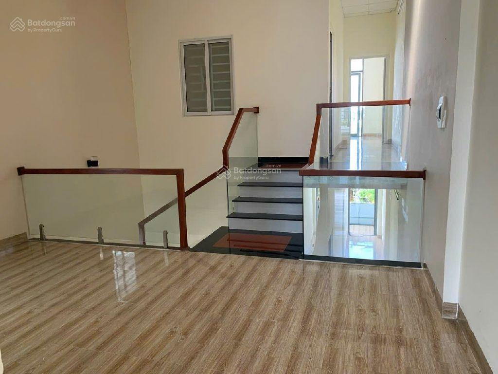 Rẻ nhất khu vực, bán căn nhà 2 tầng sát biển, đường xe tăng trần duy chiến, 150m2 chỉ nhỉnh 8 tỷ