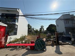 Bán lô đất vuông vức khu cắt kiếng gần chợ đầm dt 67,1m2, ngang 4m, tiện ích đầy đủ, giá 2tỷ680tr