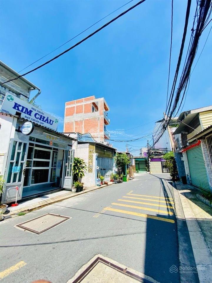 Nhà tây lân  bà điểm  hóc môn  5x29m vuông vức  khu vực phát triển mạnh  tiện nghi ko thiếu gì