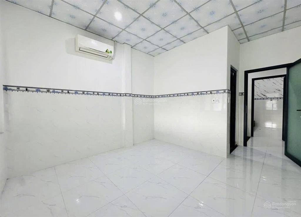 Nhà đường hưng nhơntân kiênbình chánh diện tích 60m2 kết cấu 1trệt 1lửng giá 1tỷ050tr.
