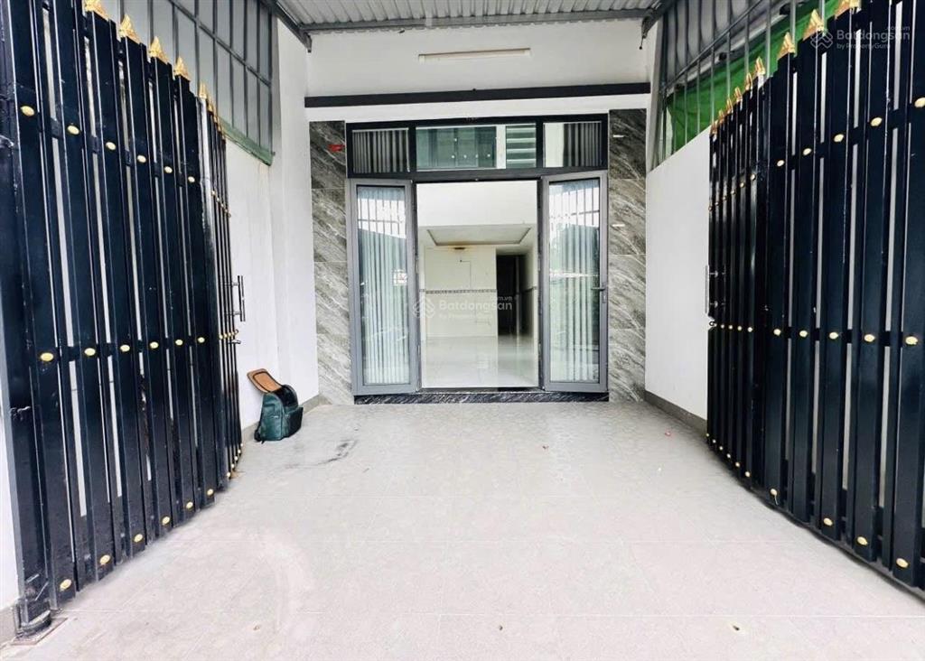 Nhà đường hưng nhơntân kiênbình chánh diện tích 60m2 kết cấu 1trệt 1lửng giá 1tỷ050tr.