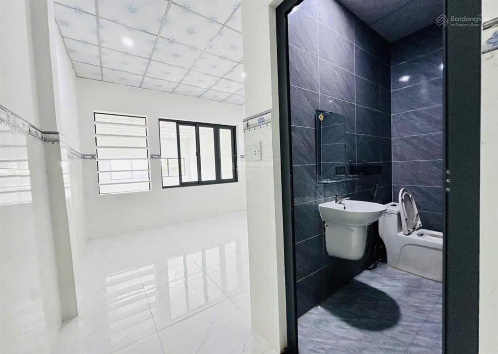Nhà đường hưng nhơntân kiênbình chánh diện tích 60m2 kết cấu 1trệt 1lửng giá 1tỷ050tr.