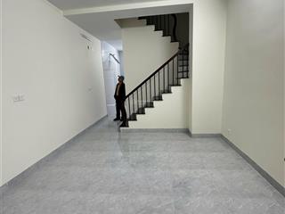 Chính chủ gửi bán liền kề 6 phòng ngủ, sát khu chung cư cao cấp của masteri, giá cực tốt