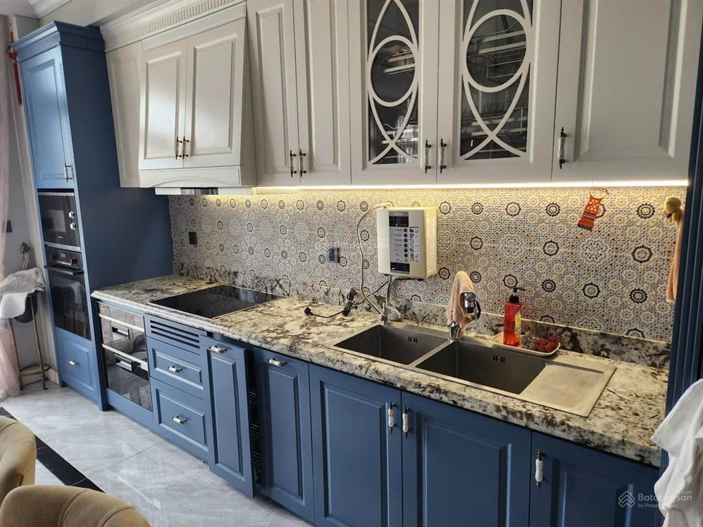 Cho thuê biệt thự gần 300m2 sân vườn, full nội thất cao cấp  25 triệu / tháng