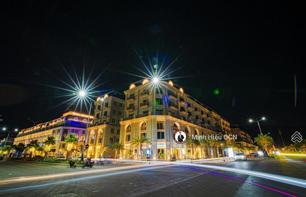 Cần bán gấp shophouse 5 tầng regal legend đồng hới, hot nhất quảng bình giá siêu tốt