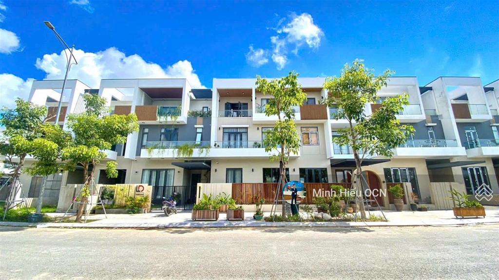 Chỉ từ 5 tỷ sở hữu căn nhà phố 4 tầng ngay trung tâm tp. huế  cách aeon mall 300 m