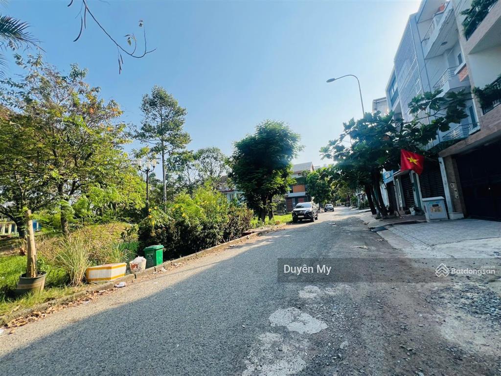 Bán gấp biệt thự hồ bơi khu nam long q9 ngay global city, dt 12x20m đoạn đẹp giá 24,2 tỷ