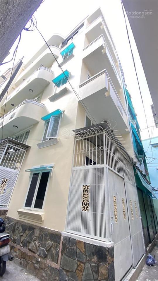 Vị trí sầm uất  lô góc  ngang 11  4 tầng btct  cách mt đường 5m