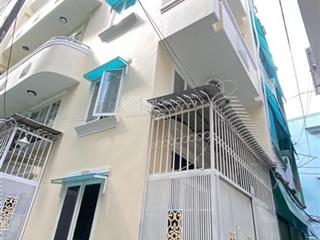 Vị trí sầm uất  lô góc  ngang 11  4 tầng btct  cách mt đường 5m