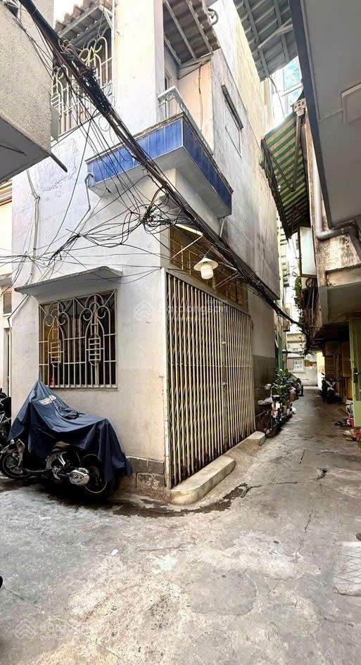 Căn góc  cách hxh 30m  35.2m2  4 tầng btct  giá 6,8 tỷ