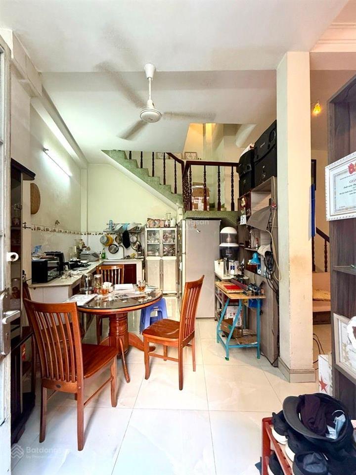 Căn góc  cách hxh 30m  35.2m2  4 tầng btct  giá 6,8 tỷ