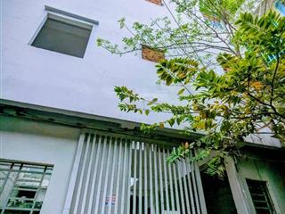 Chính chủ  nhà 5 tầng thang máy  sân rộng hẻm 1 trục  diện tích lớn