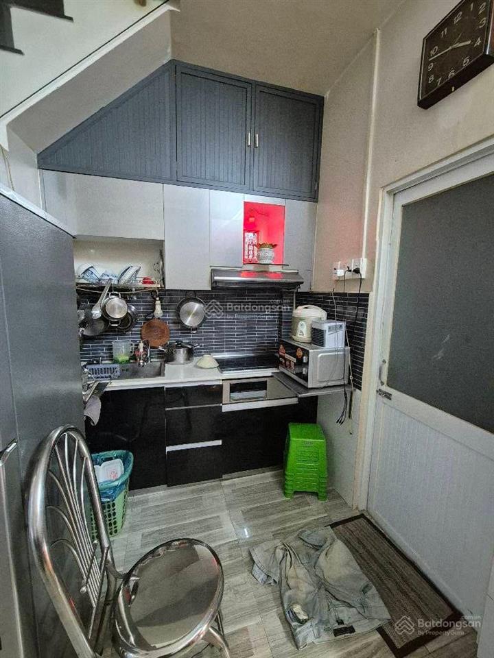 Lô góc  20m2  ngang 6m  3 tầng  an ninh  chỉ 4.x tỷ