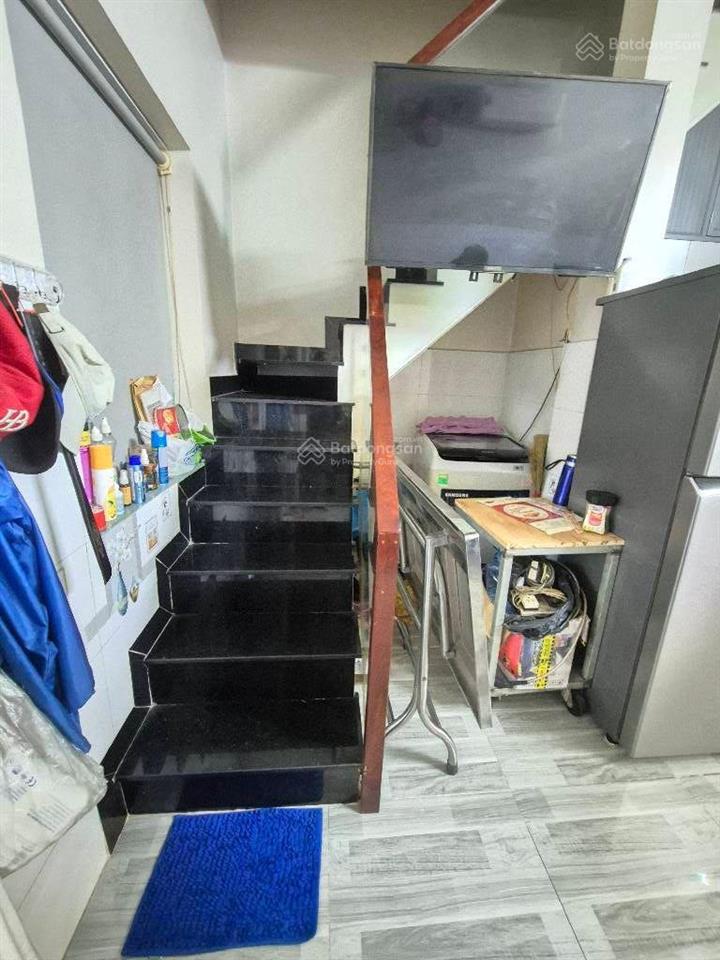 Lô góc  20m2  ngang 6m  3 tầng  an ninh  chỉ 4.2 tỷ