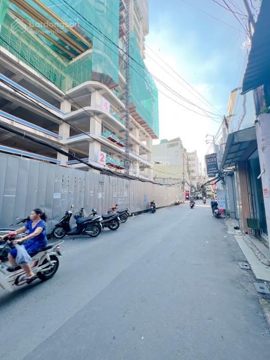 Gấp bán 5,5 tỷ  khu phố tây  50m2  hẻm 3 gác an ninh  bán đất tặng nhà