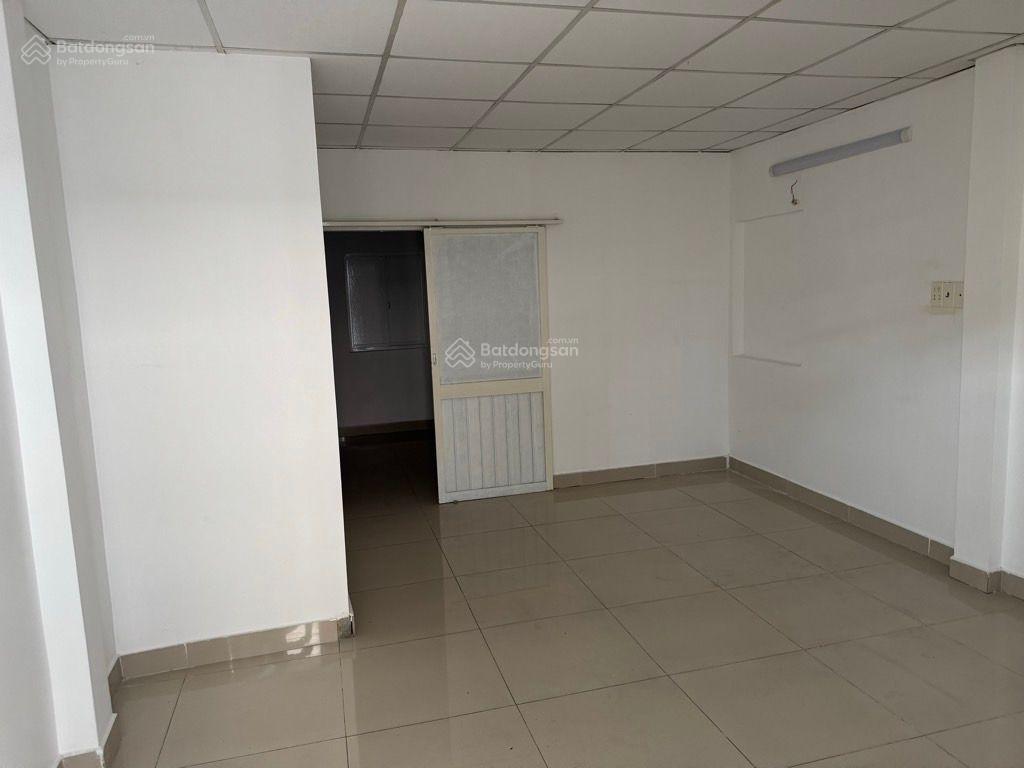 Chính chủ gấp bán  20m ra mặt tiền  36m2  3 tầng btct  5,3 tỷ