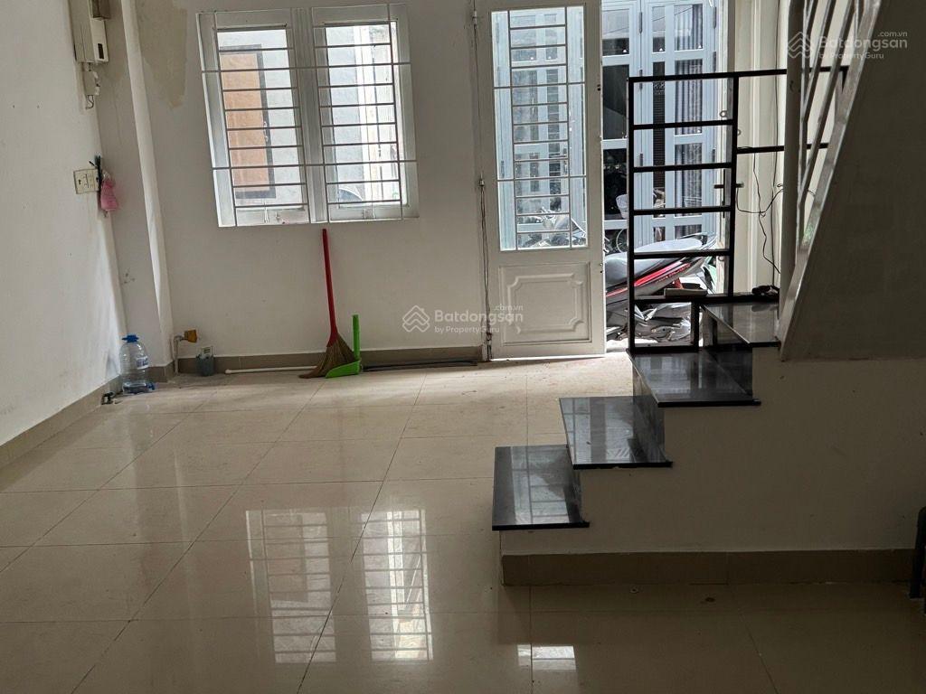 Chính chủ gấp bán  20m ra mặt tiền  36m2  3 tầng btct  5,3 tỷ