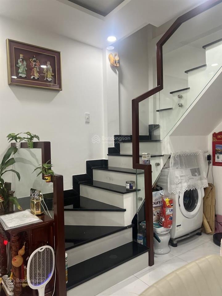 Nhà mới khu phố ẩm thực hxh 4 chỗ  sổ nở hậu  47m2  6,9 tỷ