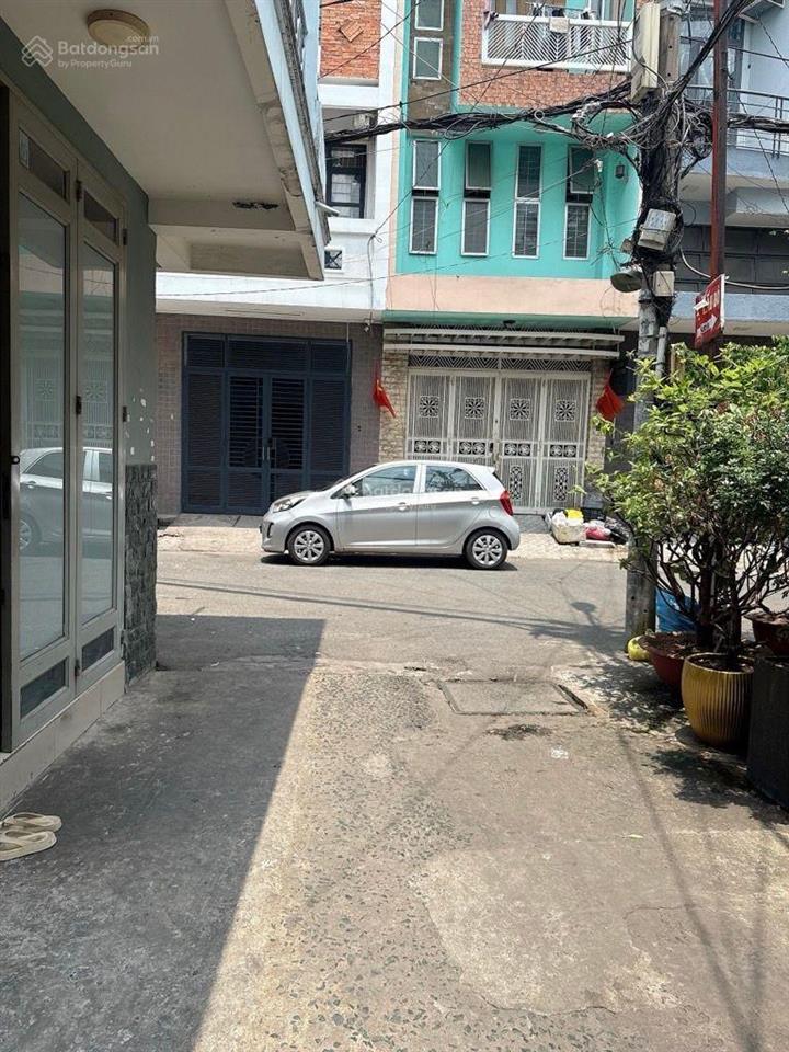 Nhà mới 3 tầng btct  15m2  10m ra hẻm xe hơi  2,x tỷ