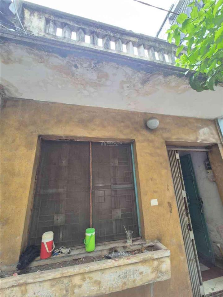 Nhà cũ tiện xây sửa  gần mặt tiền  sổ vuông  2 tầng btct  49m²  9,8 tỷ