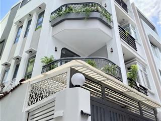 Nhà mới ở ngay  lô góc thoáng  một sẹc 10m ra mt  4 tầng btct  5pn 4wc full nội thất
