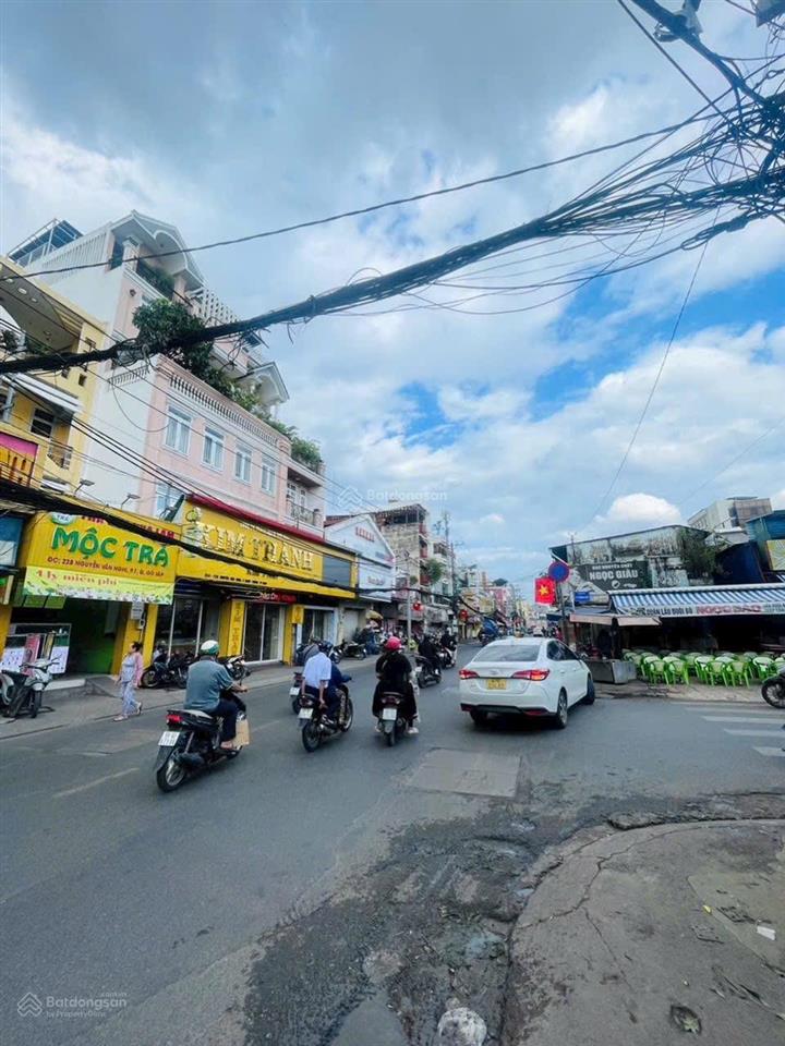 Nhà cấp 4  68m2  xe hơi đỗ cửa, vào nhà  9,9 tỷ  hẻm thông 5m  gần chợ gần trường học