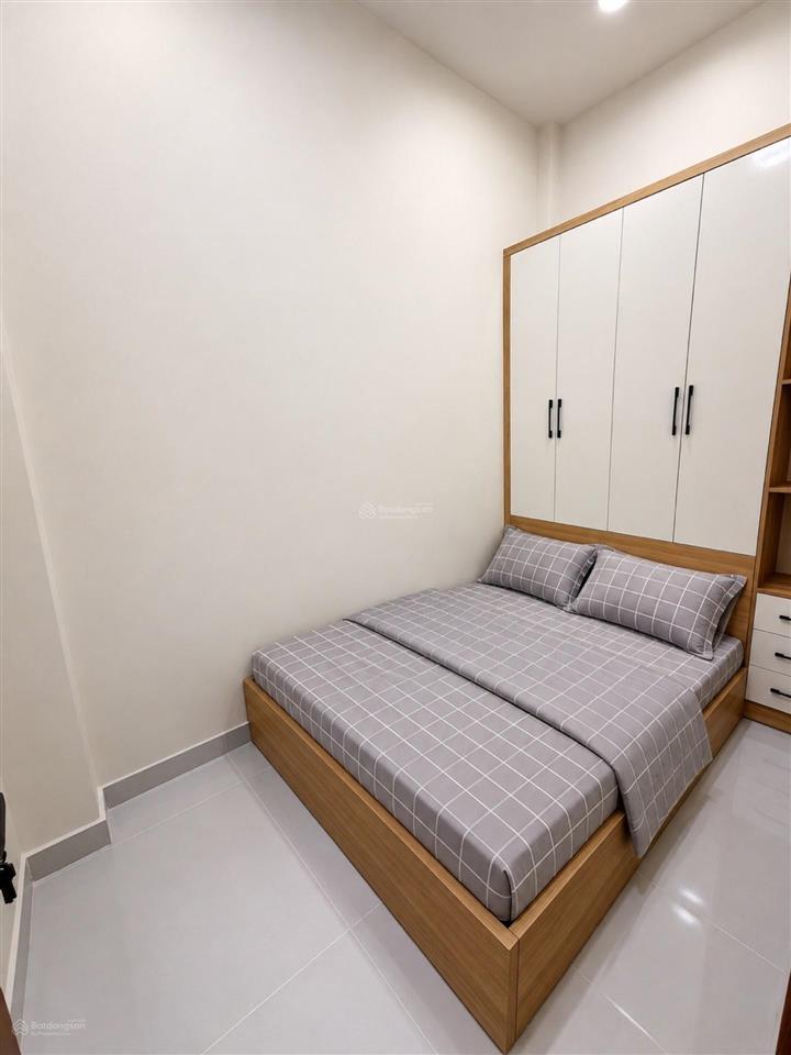 Nhà mới full nội thất  xe hơi đỗ cửa  3pn(1pn trệt), sát mặt tiền, 46m2  sổ vuông